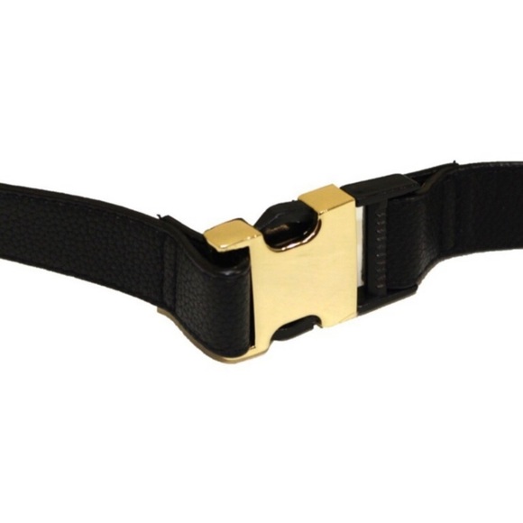 🌸New🌸 Victoria’s Secret Zip Closure Fanny Pack - Picture 4 of 6